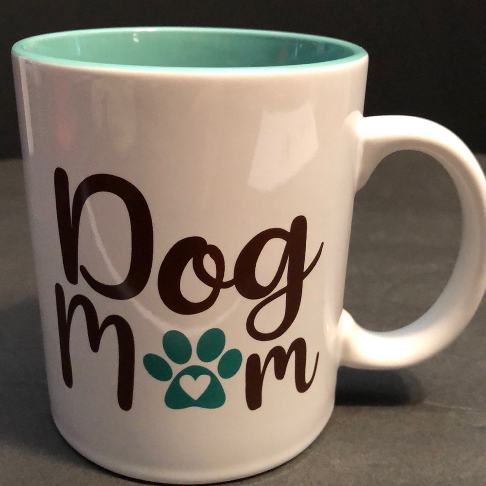 Dog Mom mug.